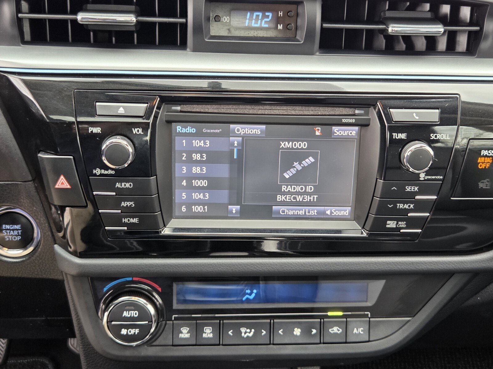 Certified 2016 Toyota Corolla LE Premium image 18