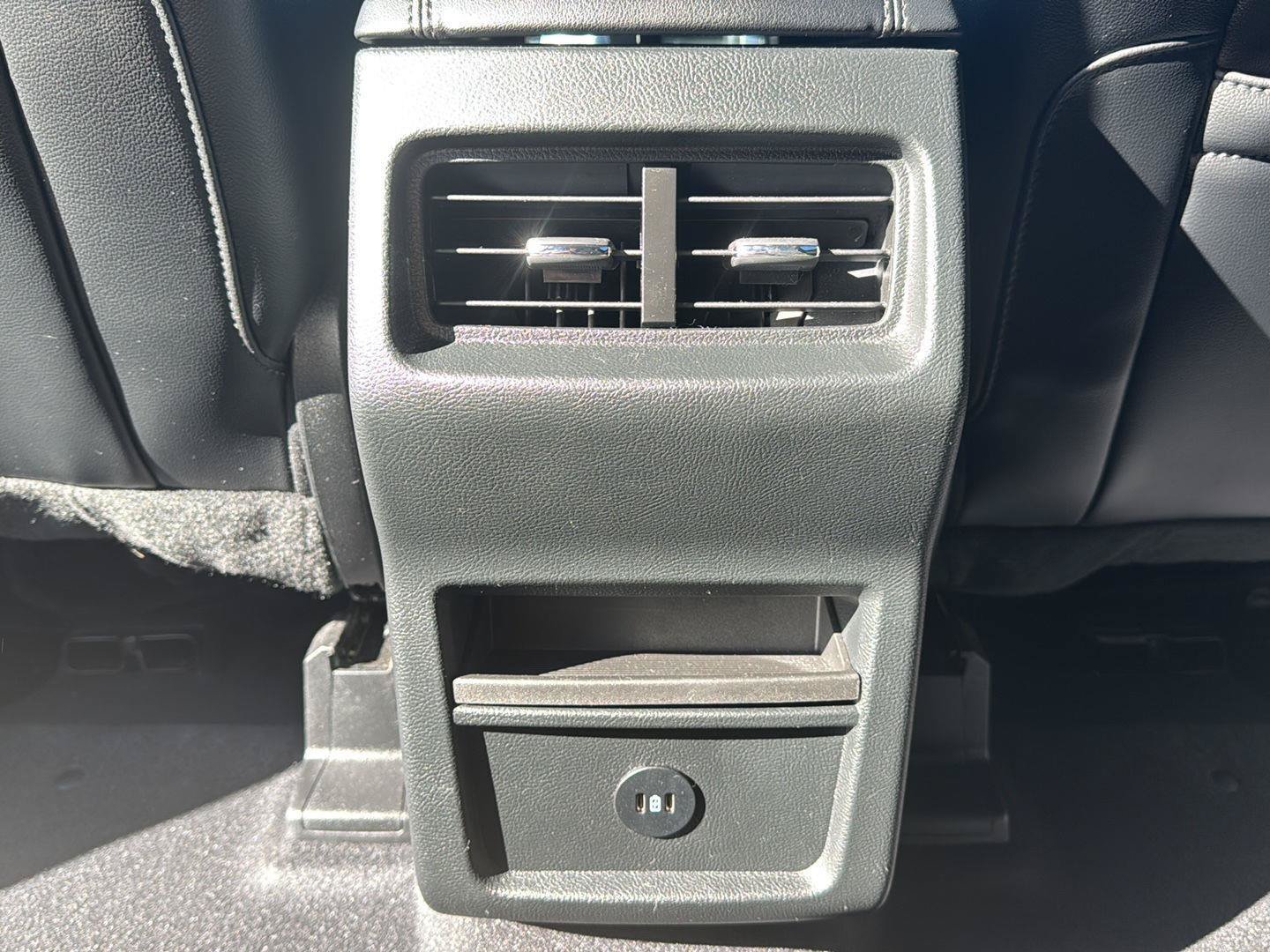 Used 2024 Ford Edge SEL AWD/4WD image 25