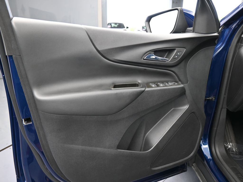 Used 2023 Chevrolet Equinox LT image 16