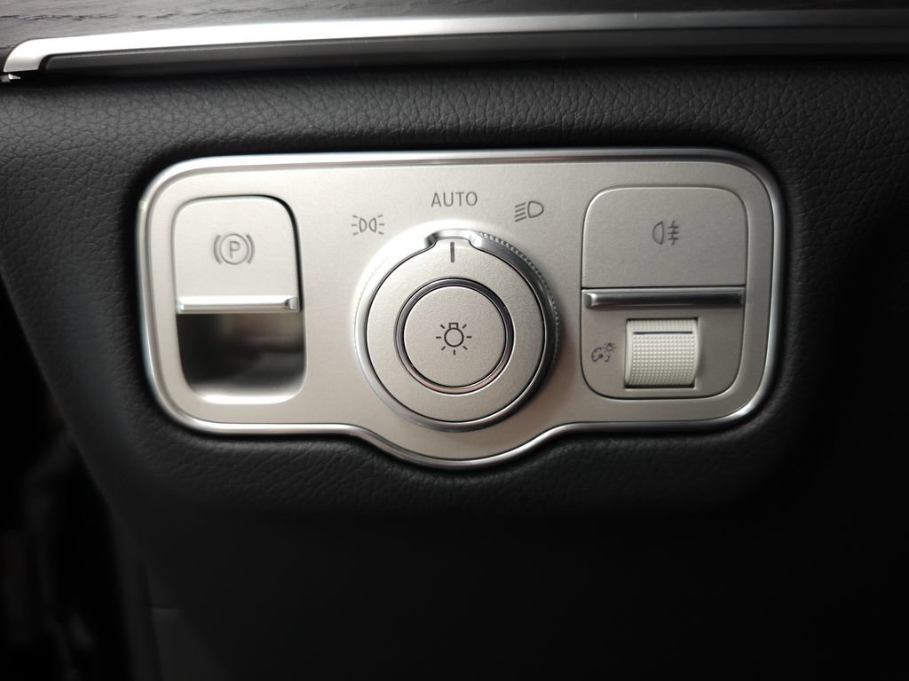 Used 2026 Mercedes-Benz GLS 450 4MATIC image 10