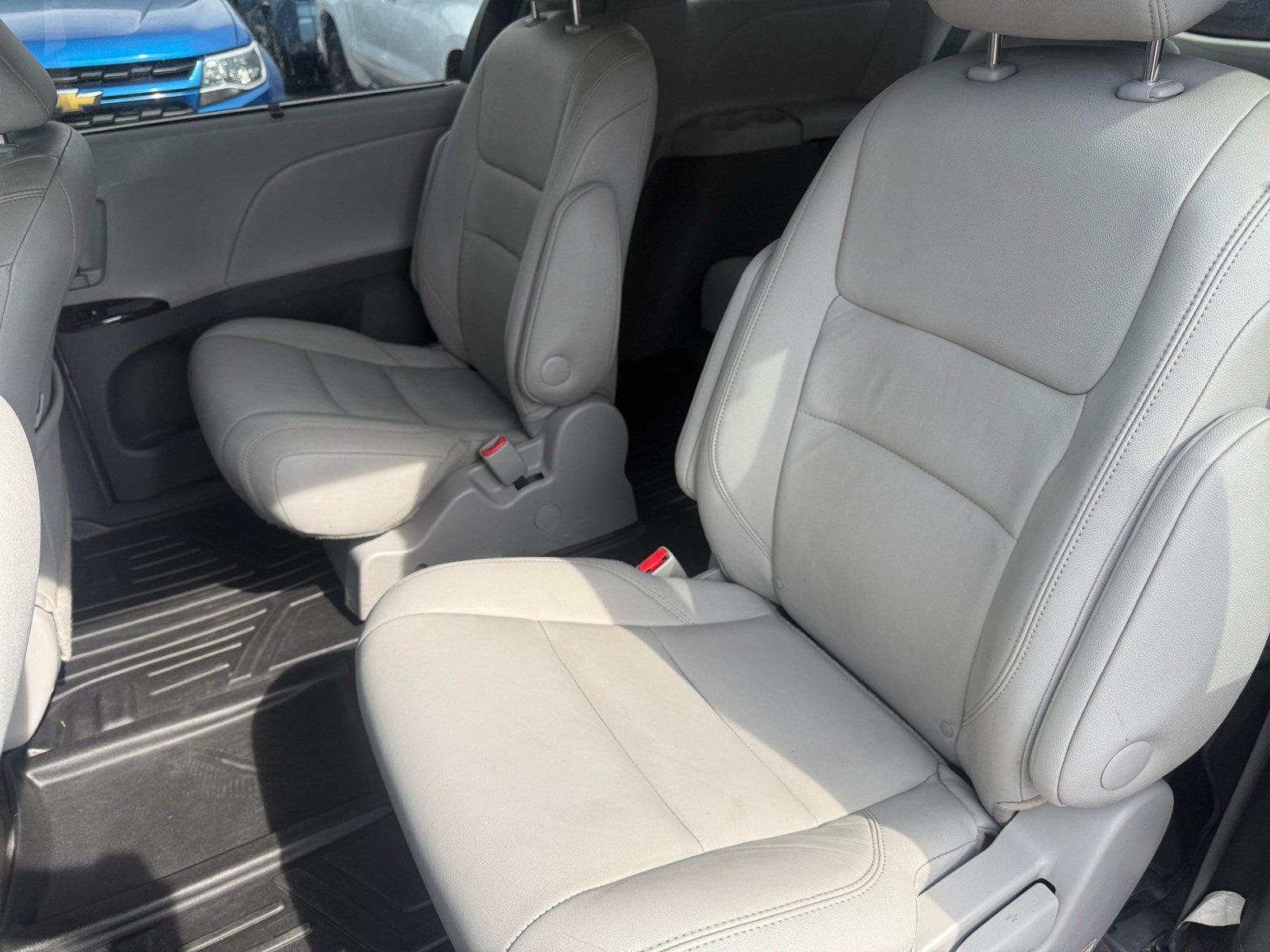Used 2015 Toyota Sienna XLE Premium AWD/4WD image 17