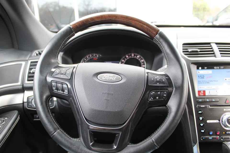 Used 2017 Ford Explorer Platinum AWD/4WD image 13