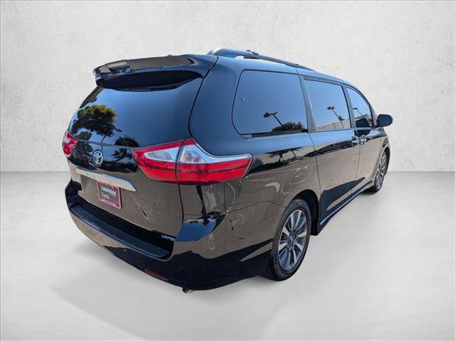 Used 2019 Toyota Sienna Limited Premium w/ Carpet Mat Package FWD image 5