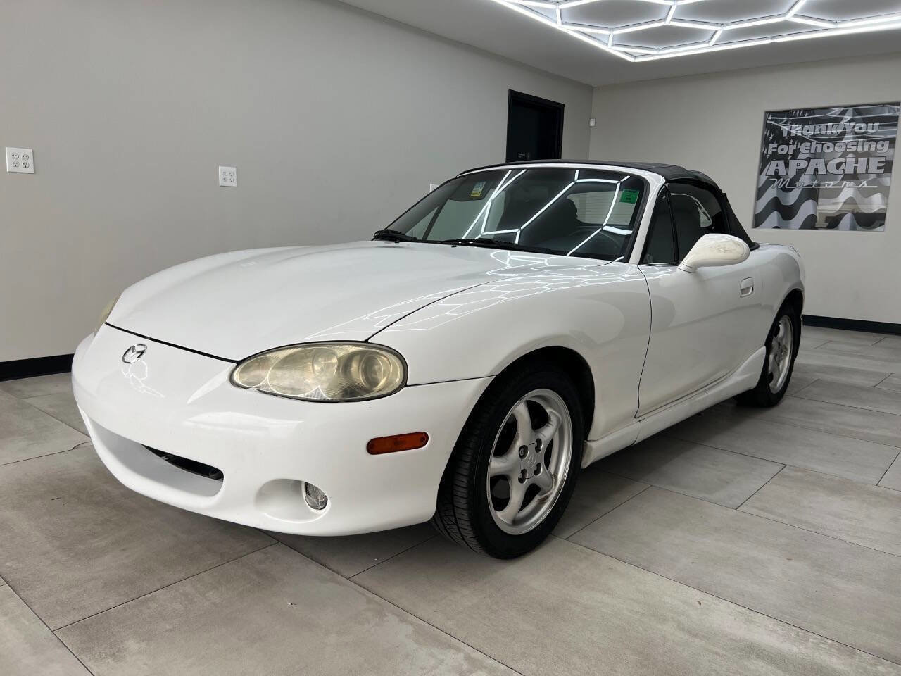 Used 2001 MAZDA MX-5 Miata image 1