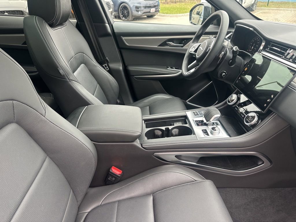 Used 2026 Jaguar F-PACE R-Dynamic S AWD/4WD image 9