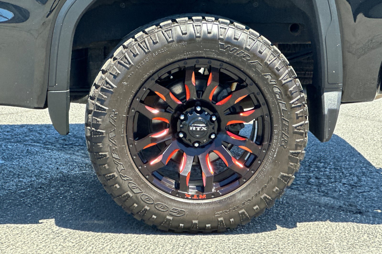 Used 2022 GMC Sierra 1500 AT4 w/ AT4 Premium Package AWD/4WD image 25