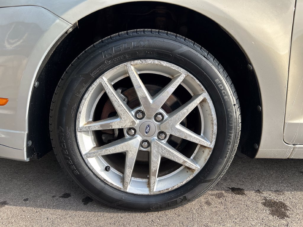 Used 2010 Ford Fusion SEL FWD image 9