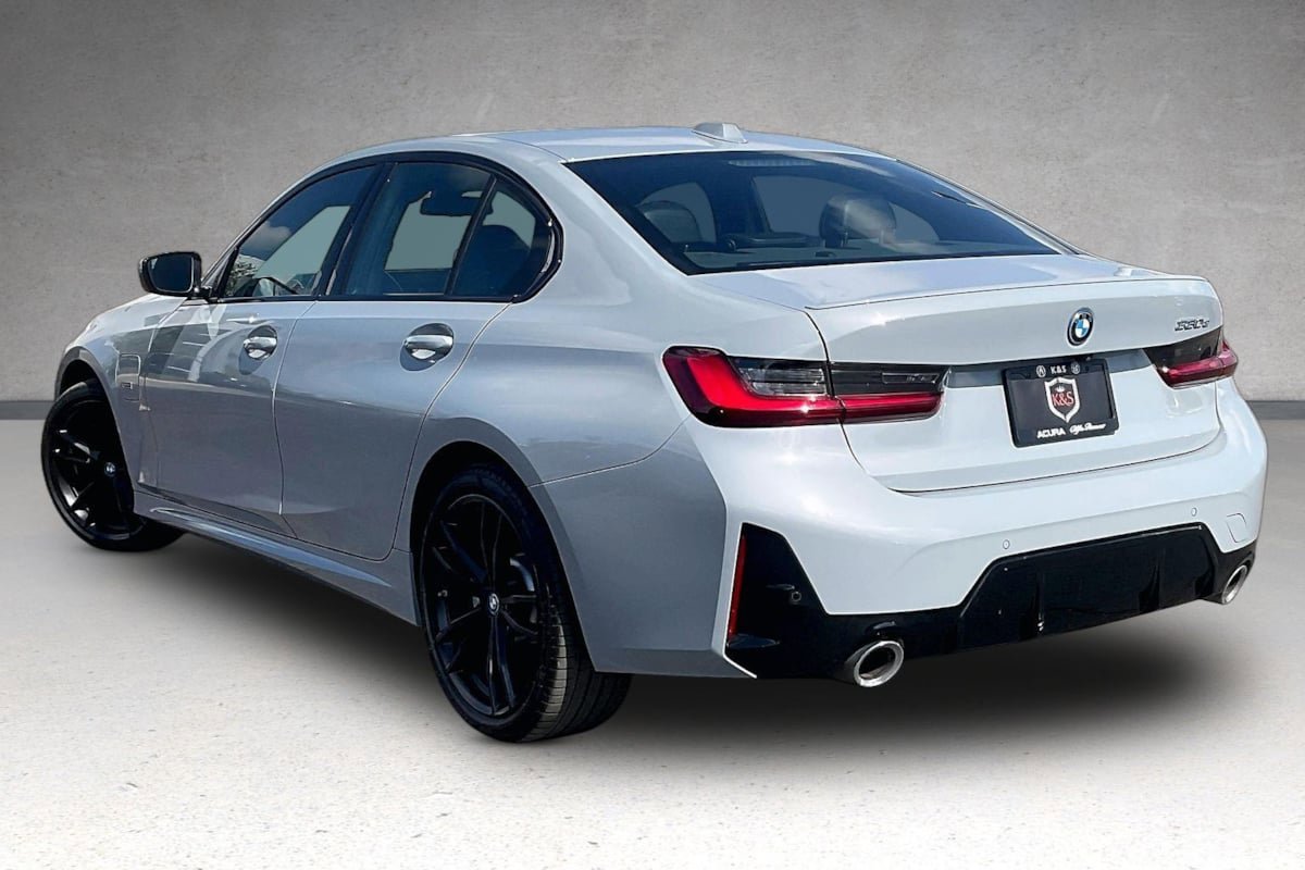 Used 2023 BMW 330e w/ M Sport Package RWD image 29