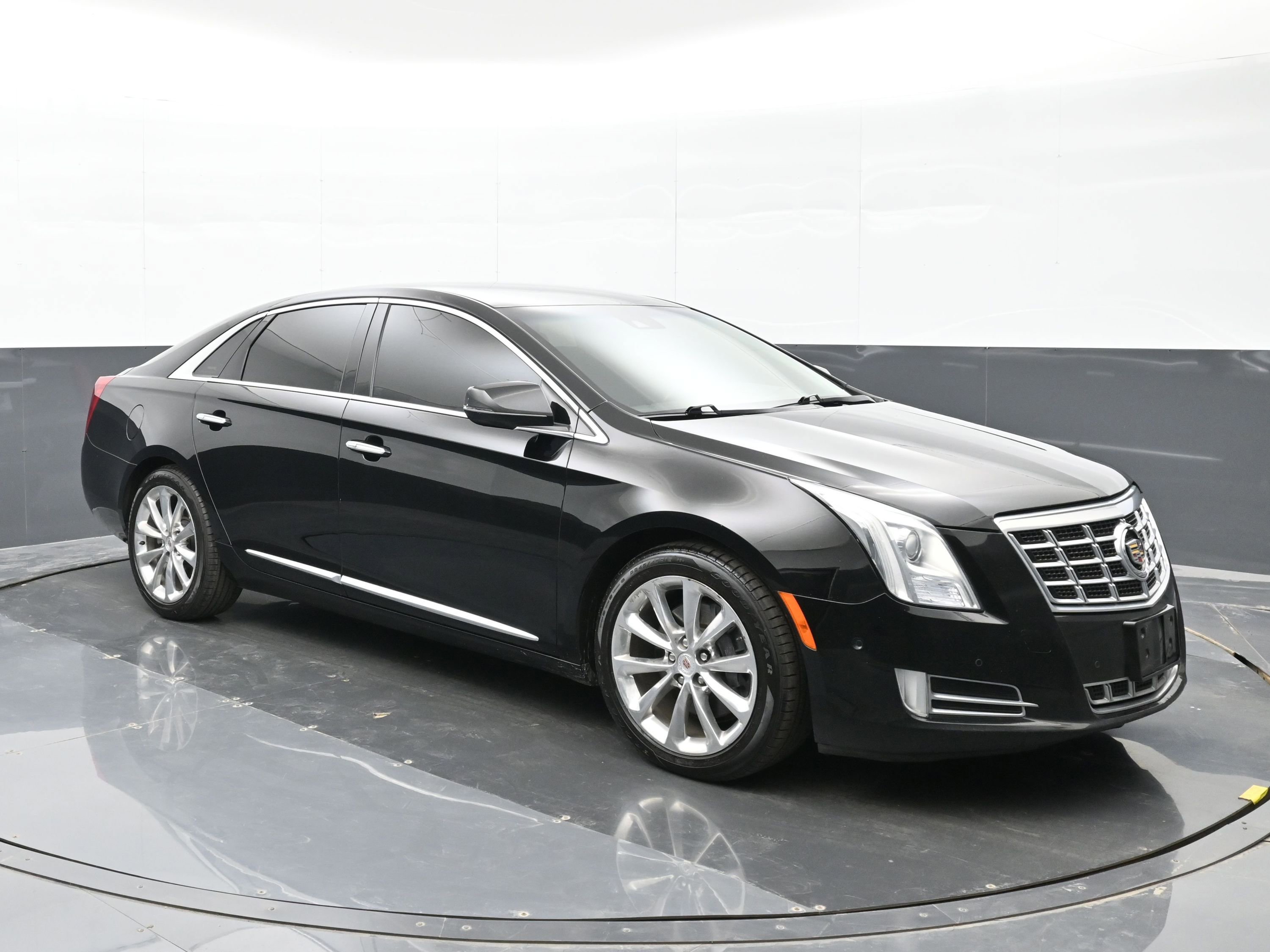 Used 2014 Cadillac XTS Luxury w/ Driver Awareness Package FWD image 6