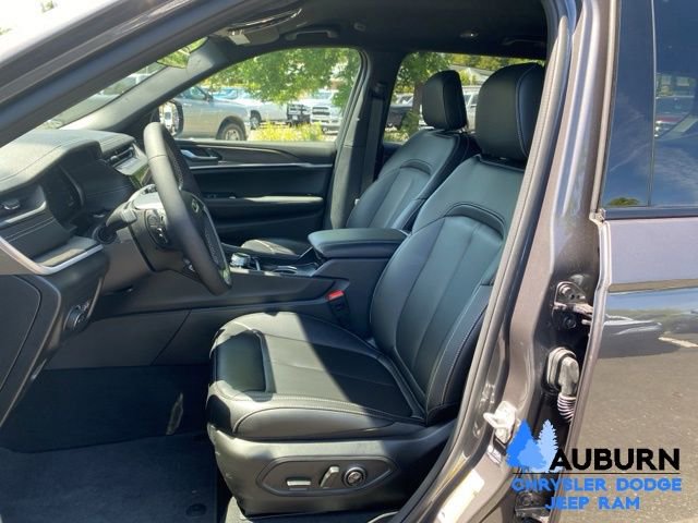 New 2026 Jeep Grand Cherokee L Limited w/ Trailer Tow Package AWD/4WD image 32