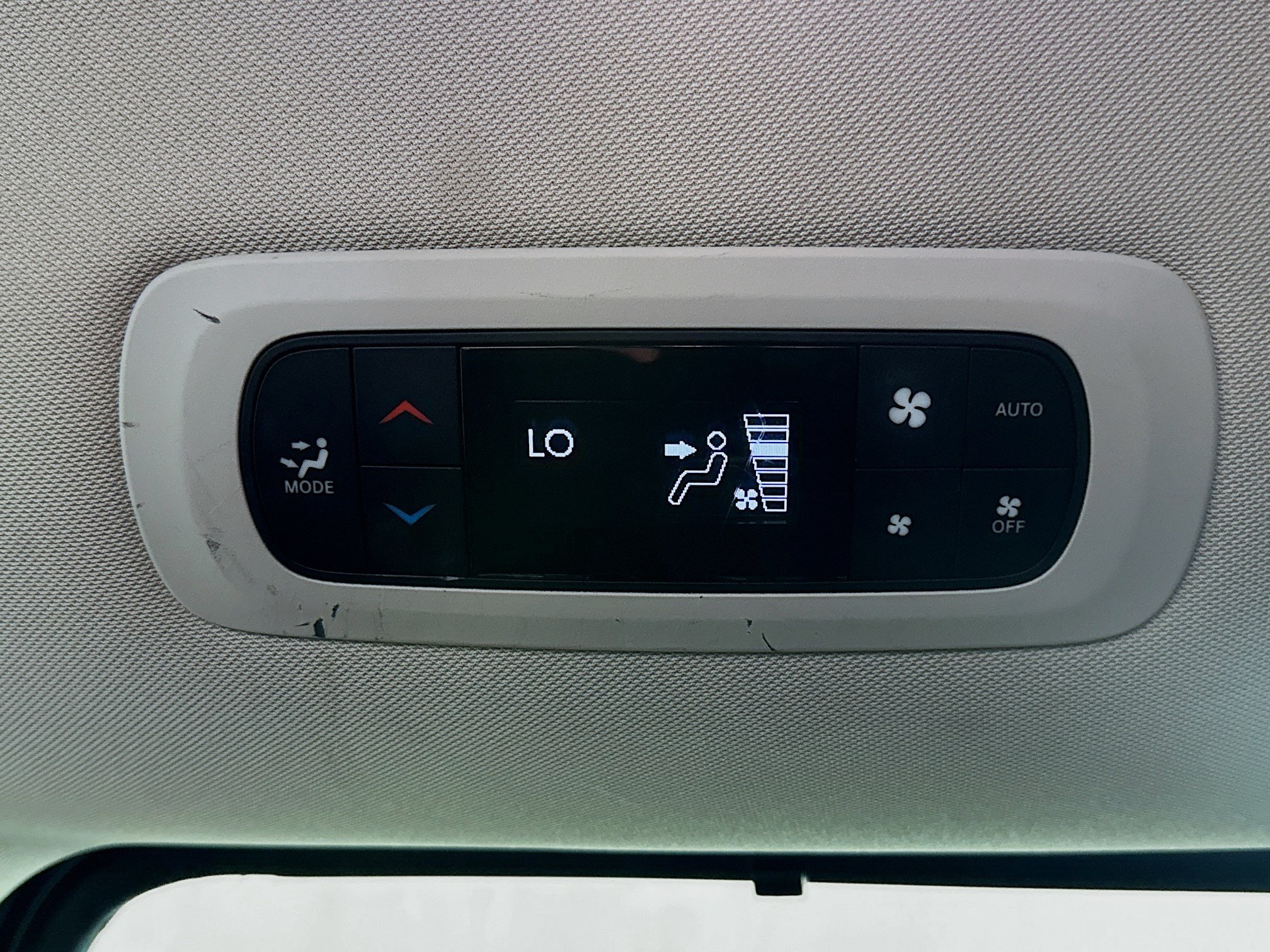 Used 2023 Chrysler Pacifica Touring-L FWD image 23