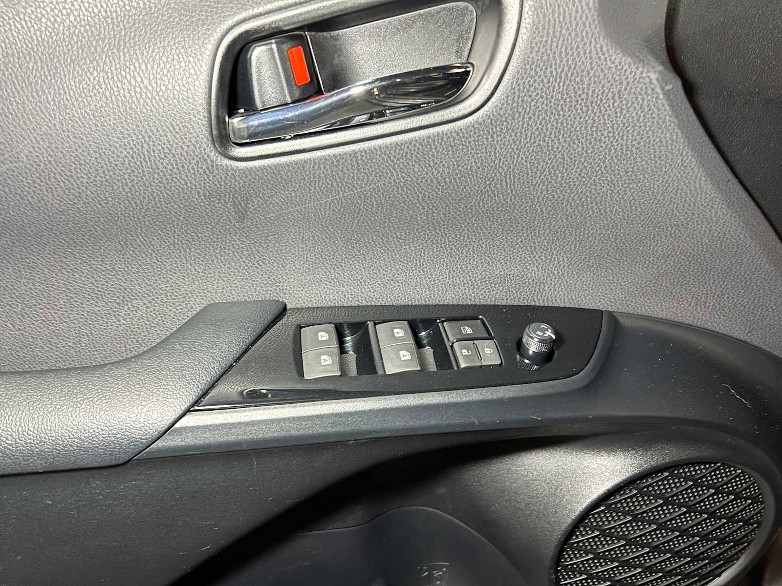 Used 2017 Toyota Prius Prime Premium image 20