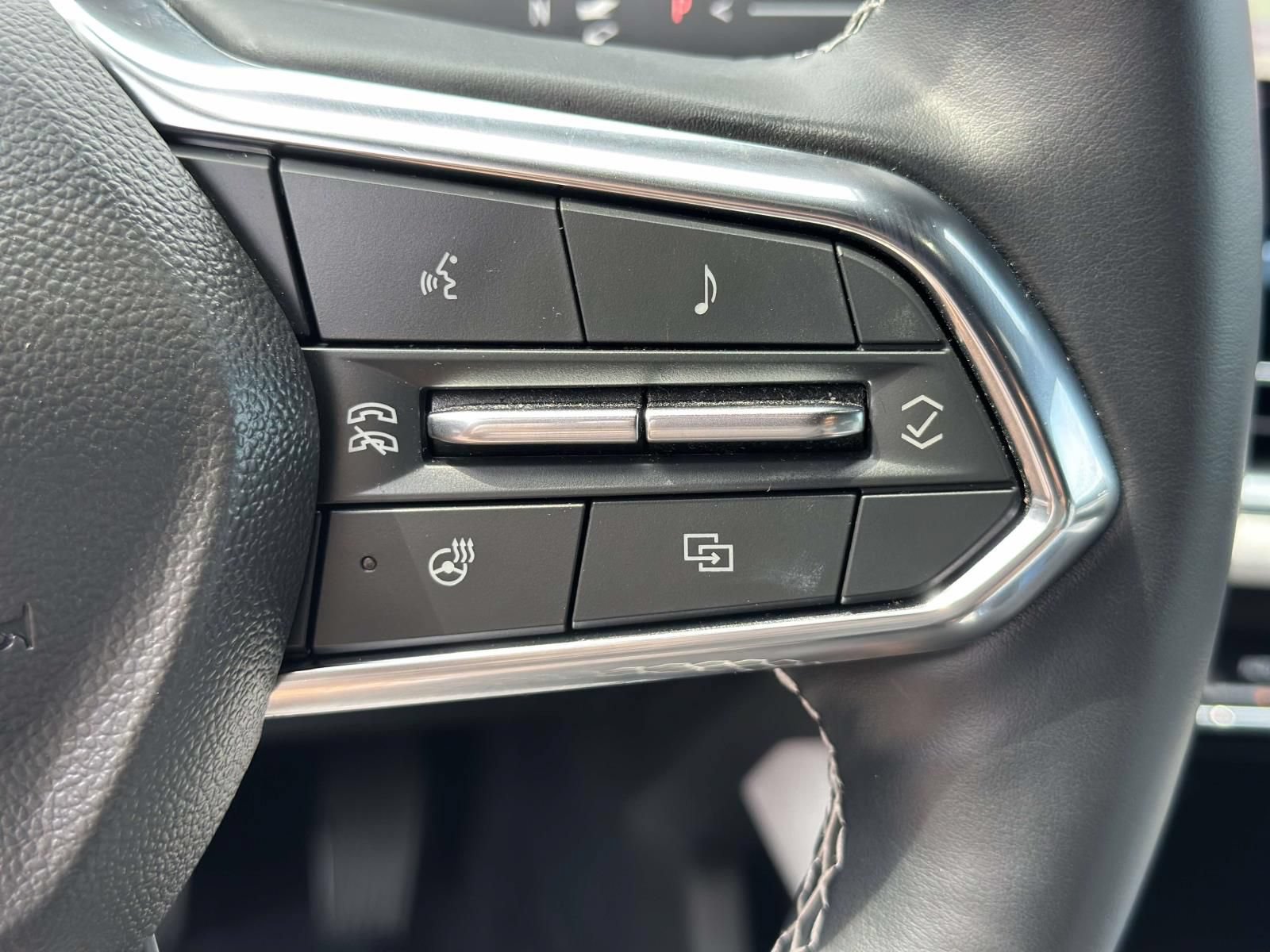 Certified 2024 Chevrolet Equinox EV LT FWD image 18