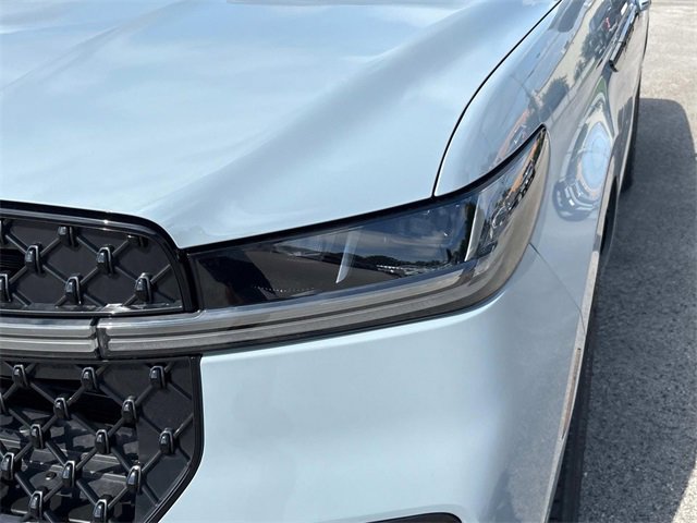 New 2025 Lincoln Navigator Reserve w/ Jet Appearance Package image 10