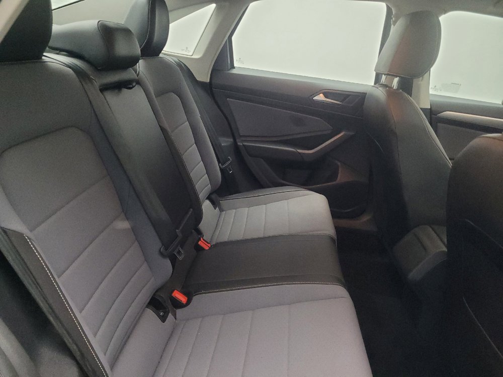 Used 2025 Volkswagen Jetta SE FWD image 19