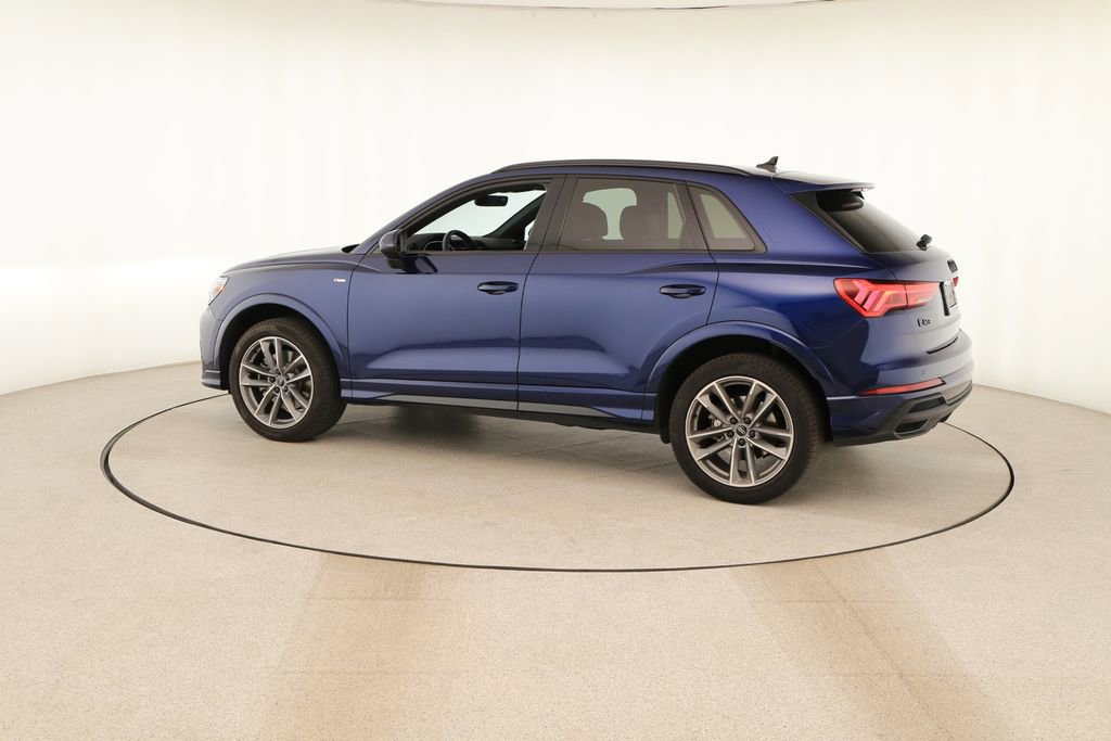 Used 2025 Audi Q3 2.0T Premium w/ Convenience Package image 3