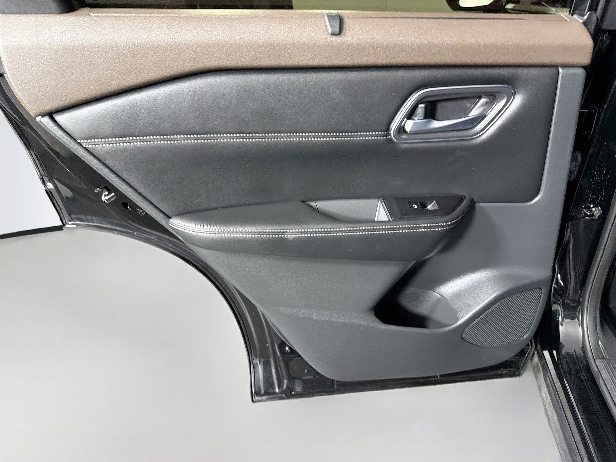 Used 2021 Nissan Rogue SV w/ Premium Package FWD image 26