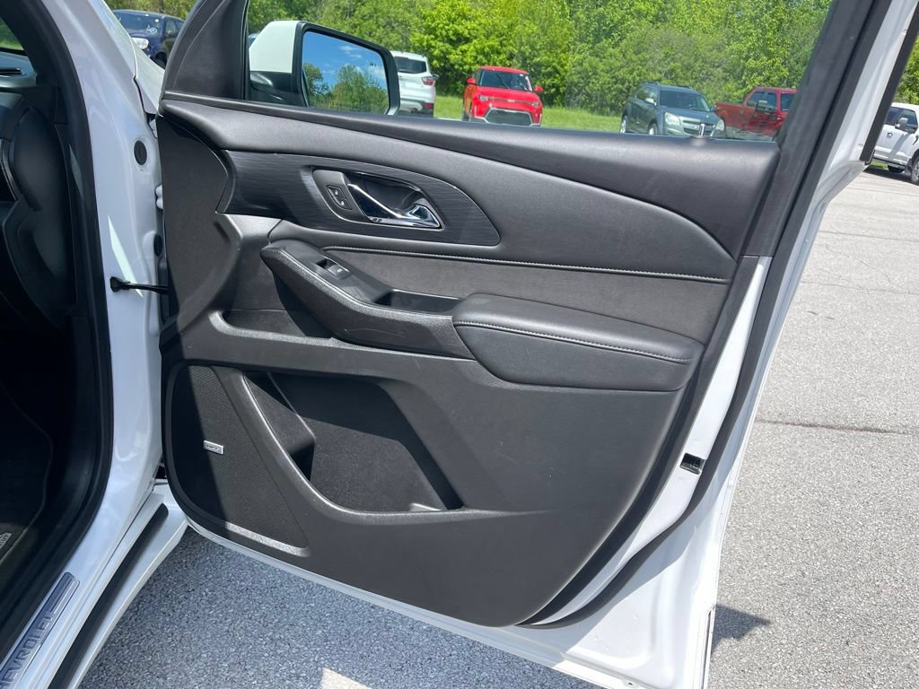 Used 2023 Chevrolet Traverse High Country FWD image 20