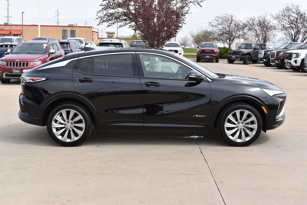 New 2025 Buick Envista Avenir image 8