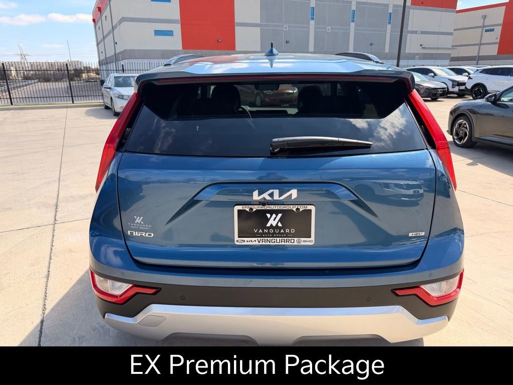 New 2026 Kia Niro EX image 3