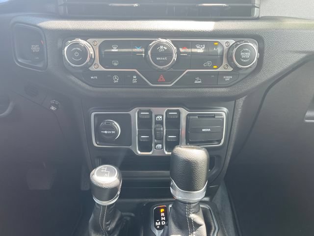 Used 2025 Jeep Gladiator Sport AWD/4WD image 16