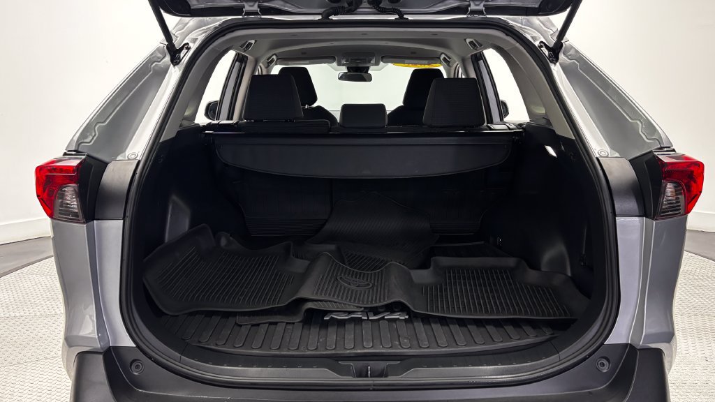 Certified 2025 Toyota RAV4 LE FWD image 35