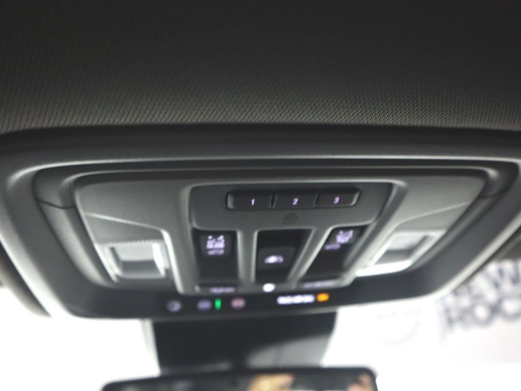 Used 2025 GMC Sierra 3500 Denali image 16