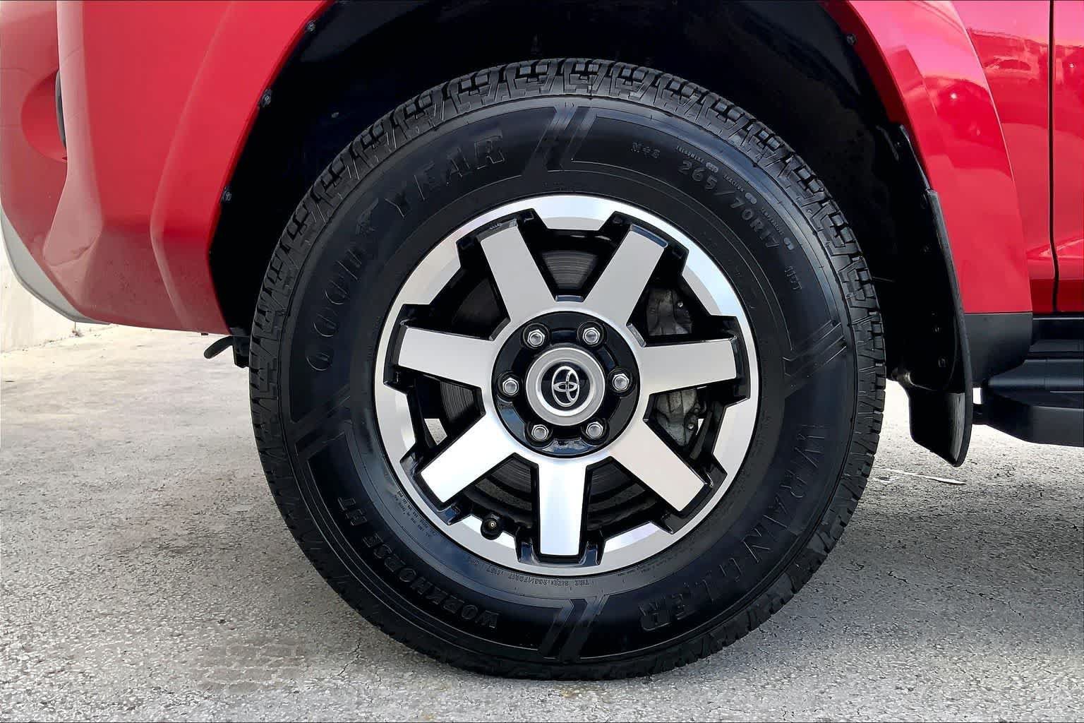 Used 2024 Toyota 4Runner TRD Off-Road AWD/4WD image 8