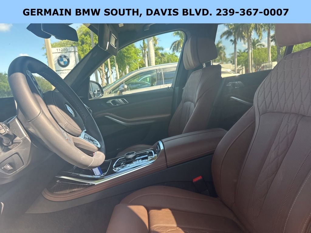 Used 2025 BMW X7 M60i image 44