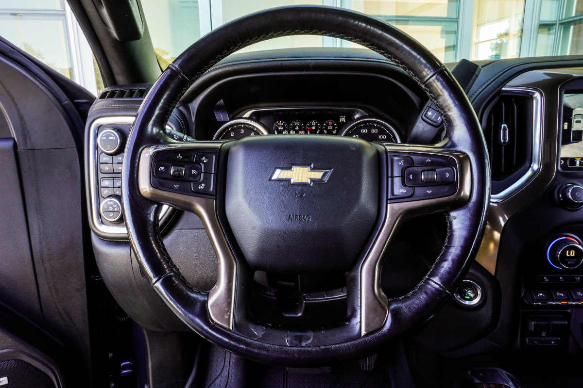 Used 2021 Chevrolet Silverado 1500 High Country w/ Technology Package AWD/4WD image 16