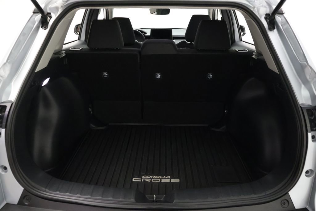 Certified 2024 Toyota Corolla Cross LE image 22