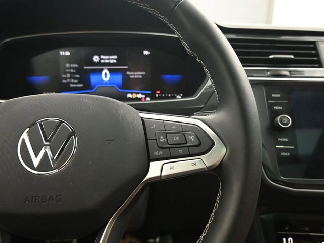 Used 2023 Volkswagen Tiguan SE R-Line FWD image 16