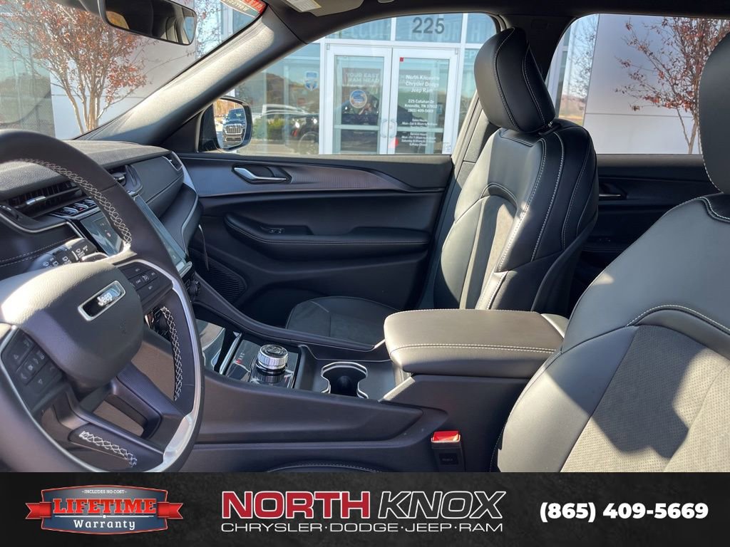 New 2025 Jeep Grand Cherokee L Altitude image 3