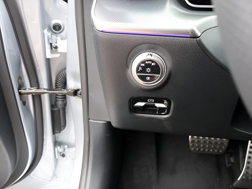 Certified 2025 Mercedes-Benz C 300 4MATIC Sedan image 37
