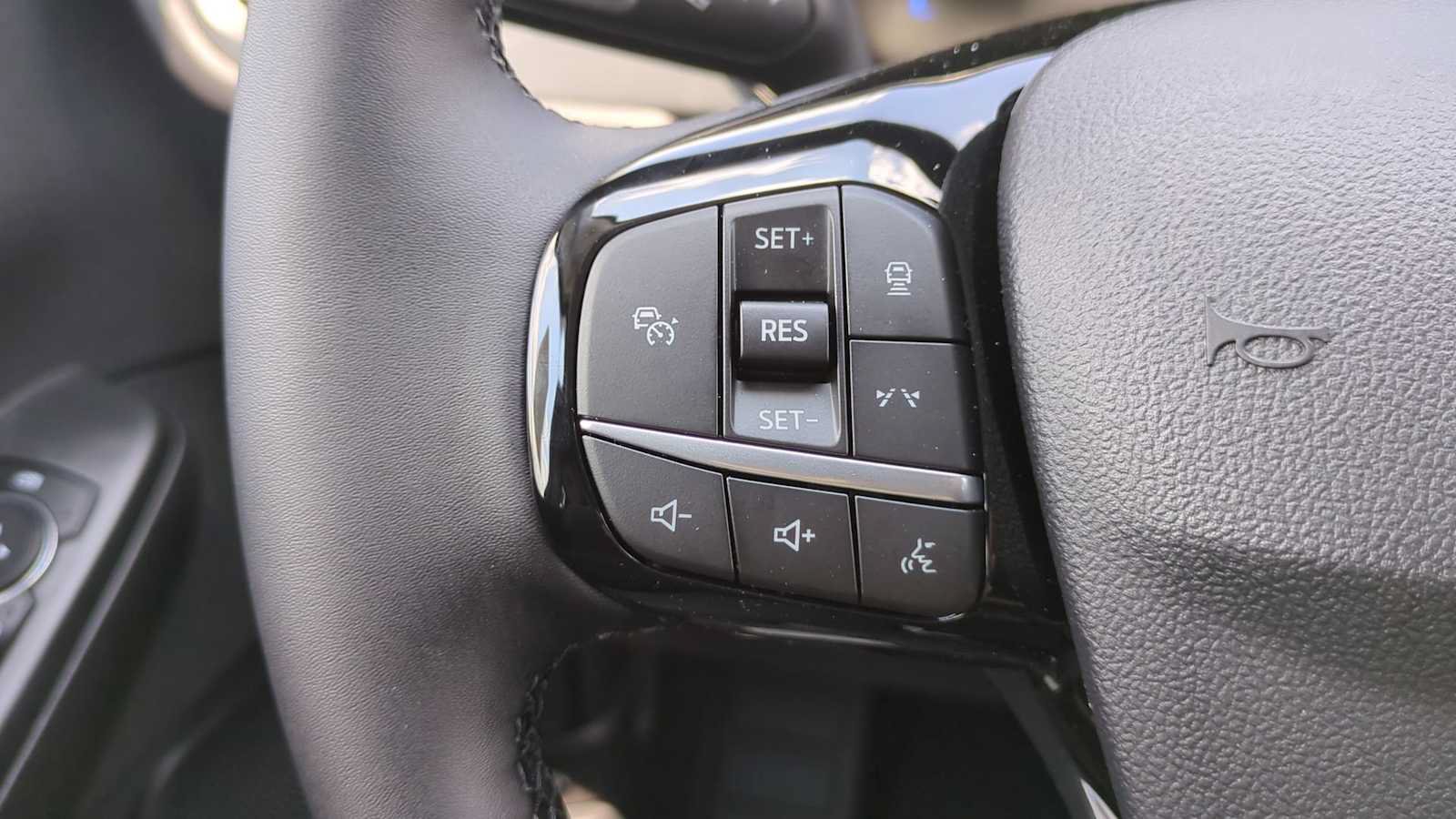 New 2025 Ford Escape SE FWD image 19