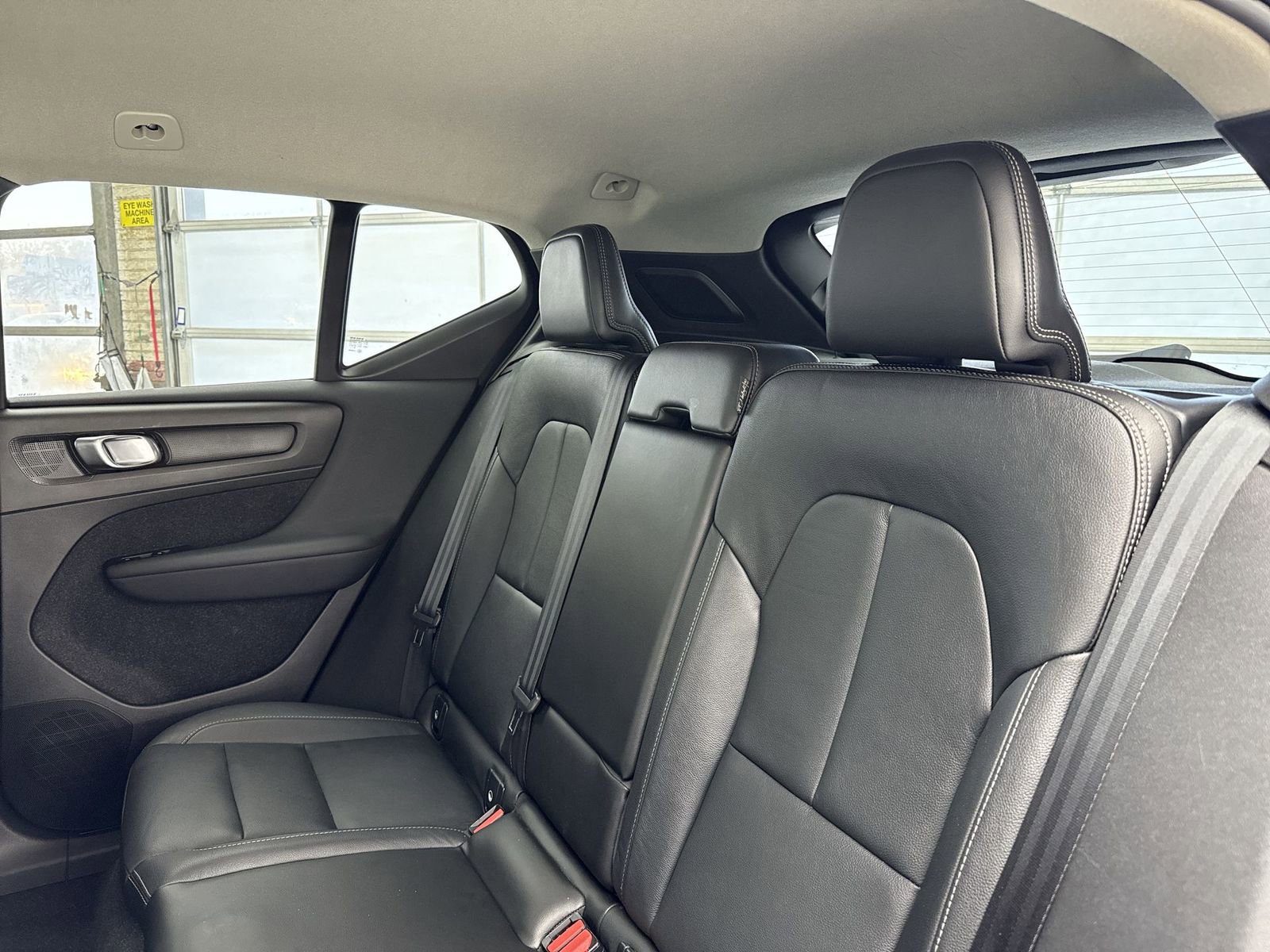 Used 2019 Volvo XC40 T5 Momentum image 27