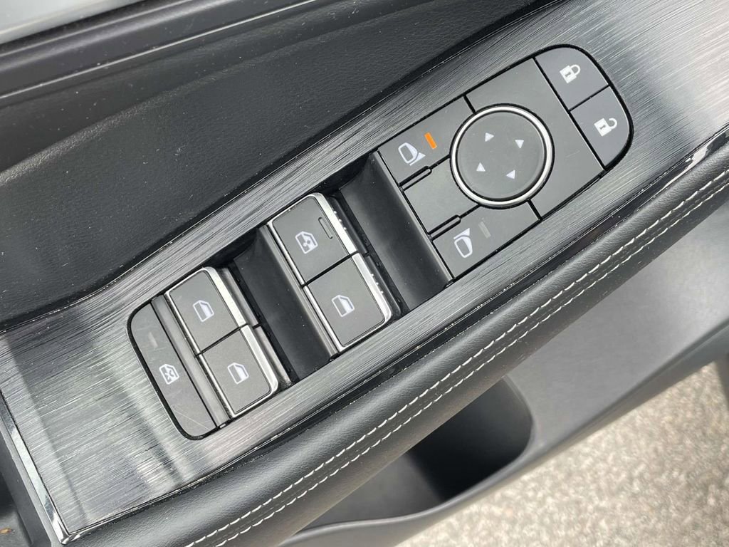 Used 2022 Nissan Rogue SL w/ SL Premium Package image 16