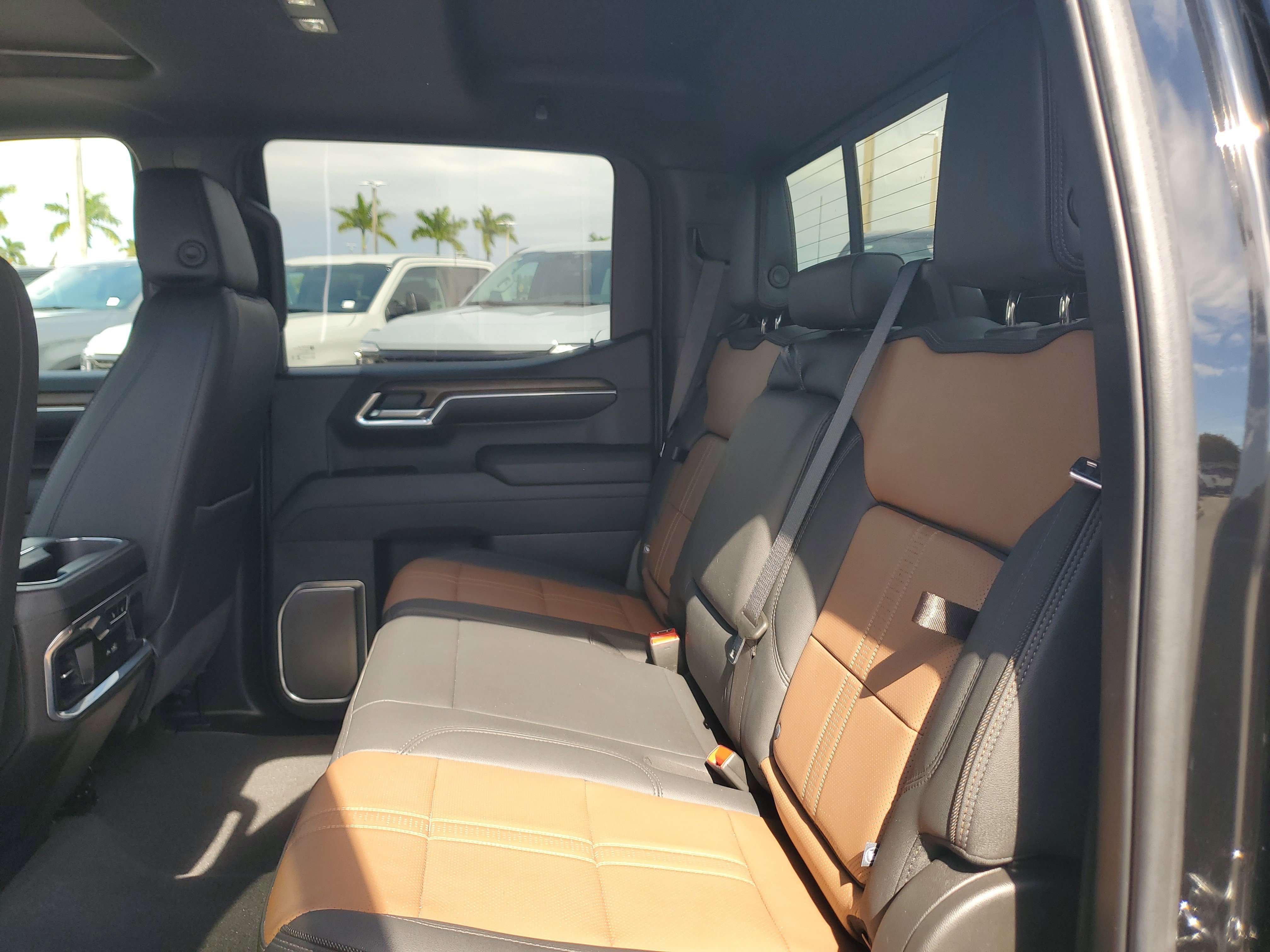 Used 2025 Chevrolet Silverado 1500 High Country w/ High Country Premium Package image 14