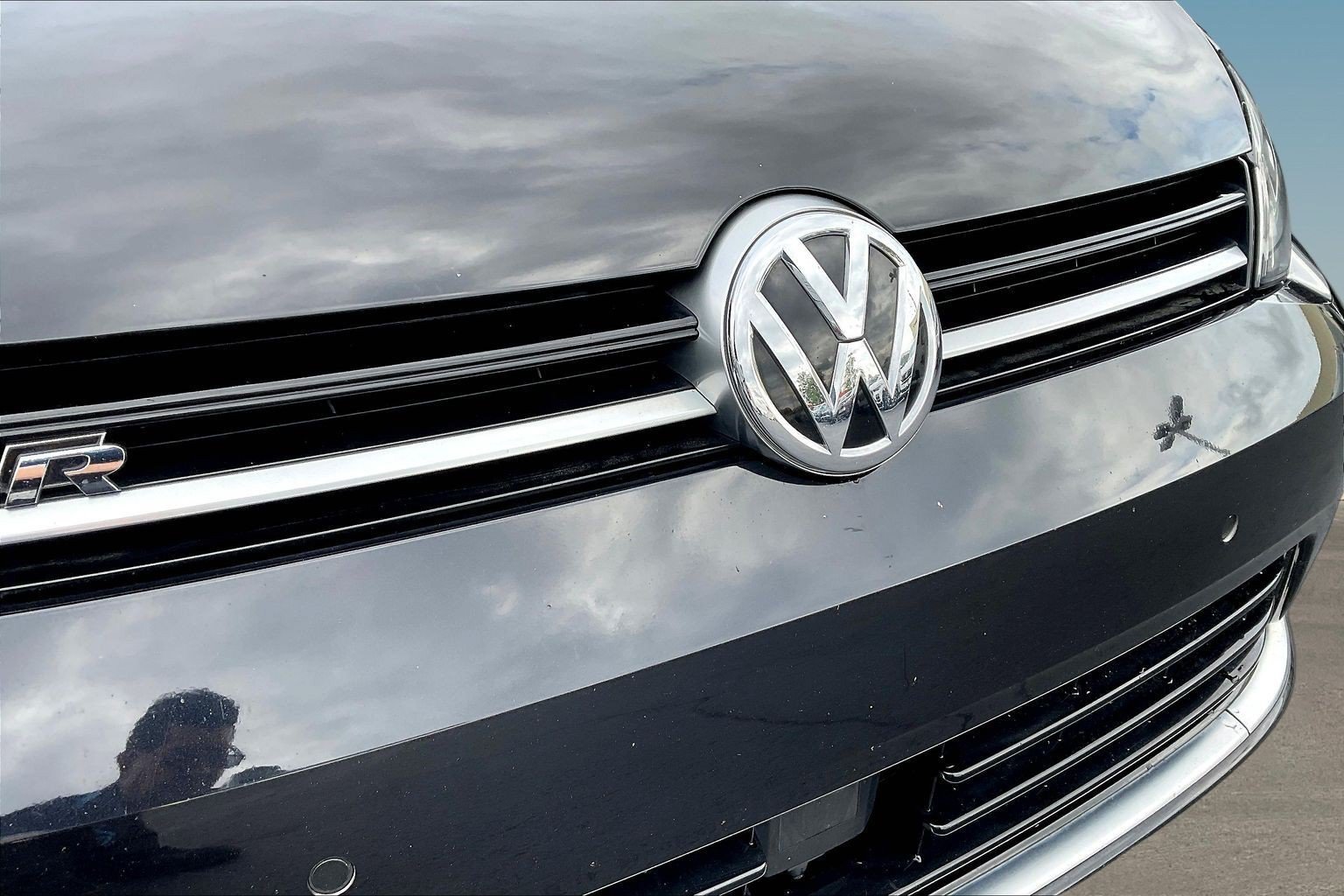 Used 2016 Volkswagen Golf R 4-Door AWD/4WD image 31
