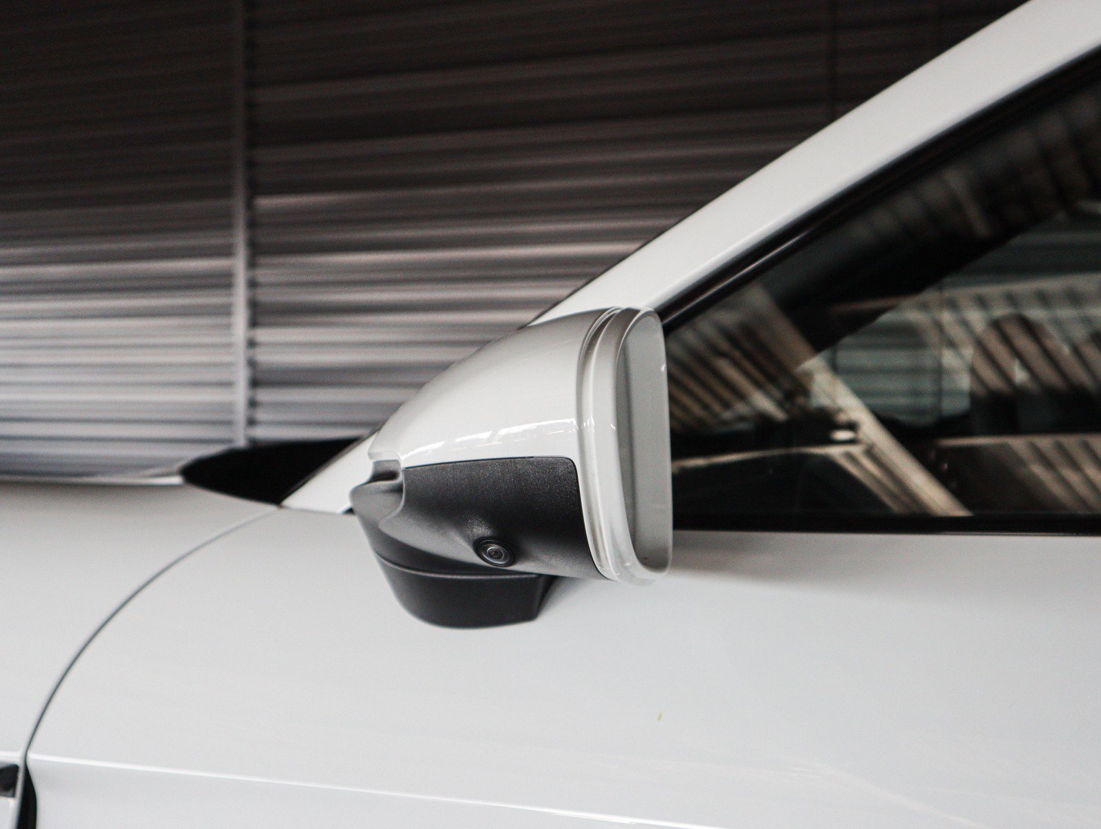 Used 2024 Porsche Taycan 4S image 25