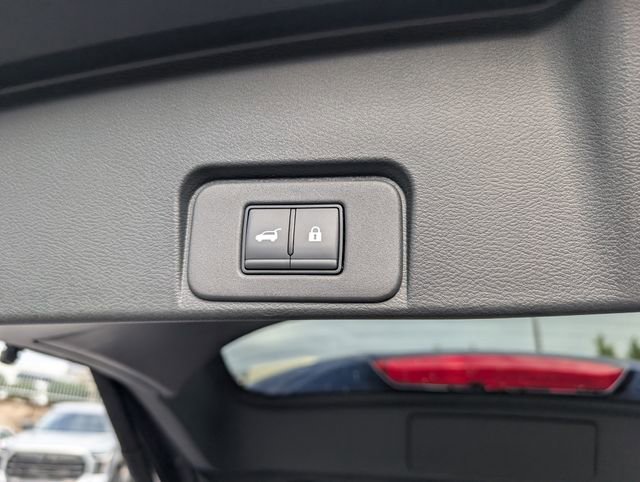 Used 2024 Nissan Rogue SV AWD/4WD image 11