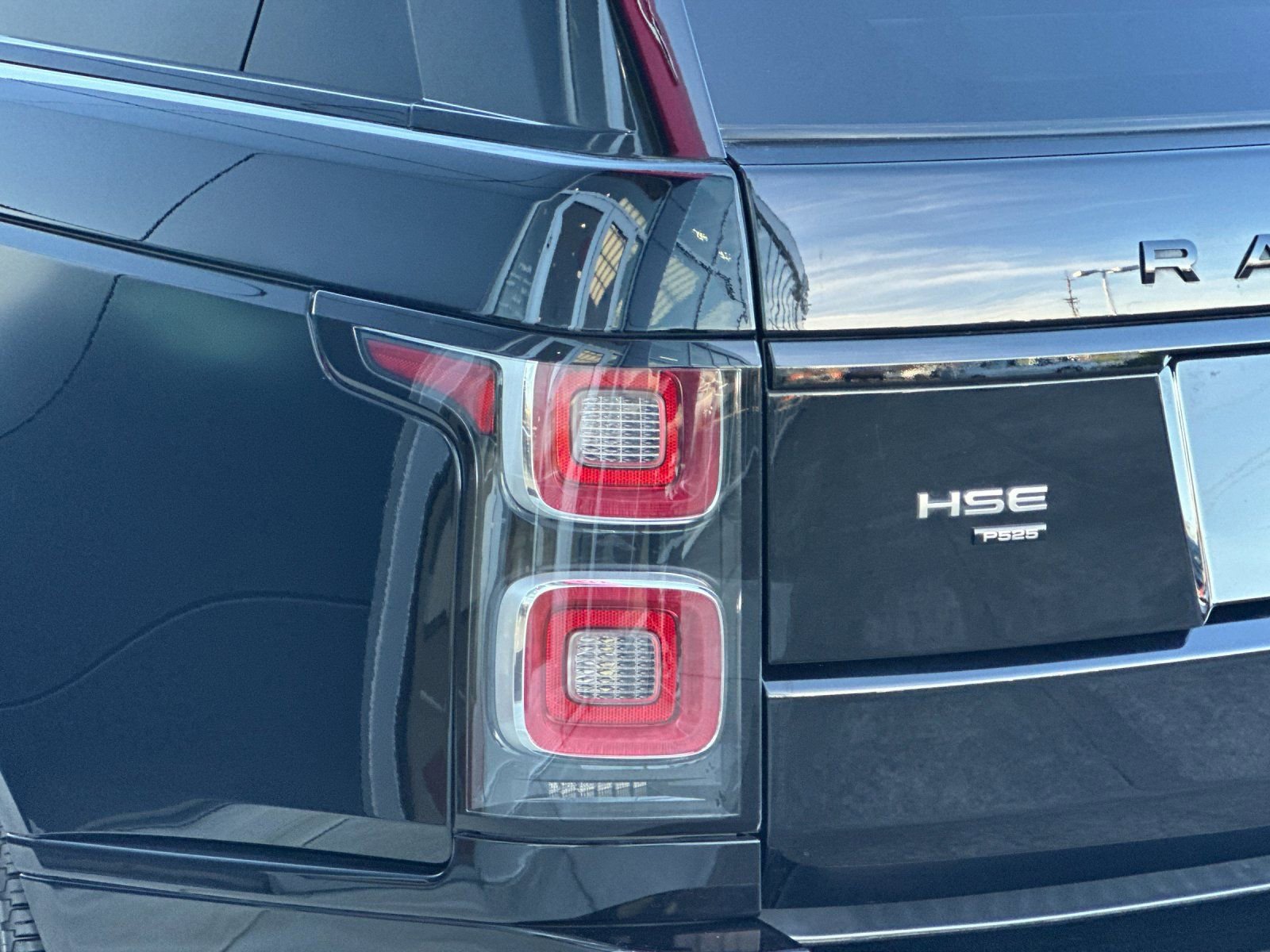 Used 2020 Land Rover Range Rover HSE image 25