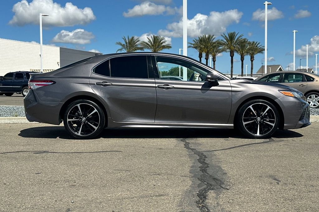 Used 2020 Toyota Camry XSE w/ Navigation Package FWD image 3