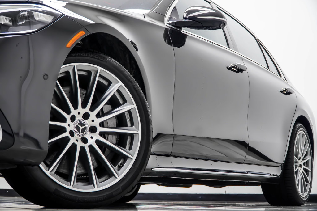 Used 2022 Mercedes-Benz S 500 4MATIC w/ AMG Line Package image 4