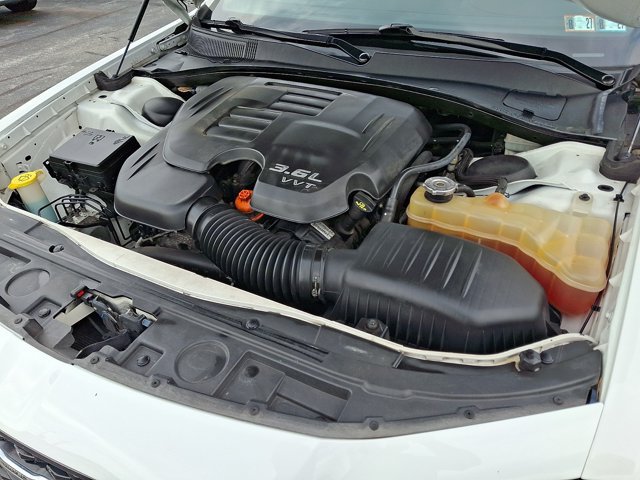 Used 2015 Chrysler 300 S AWD/4WD image 33