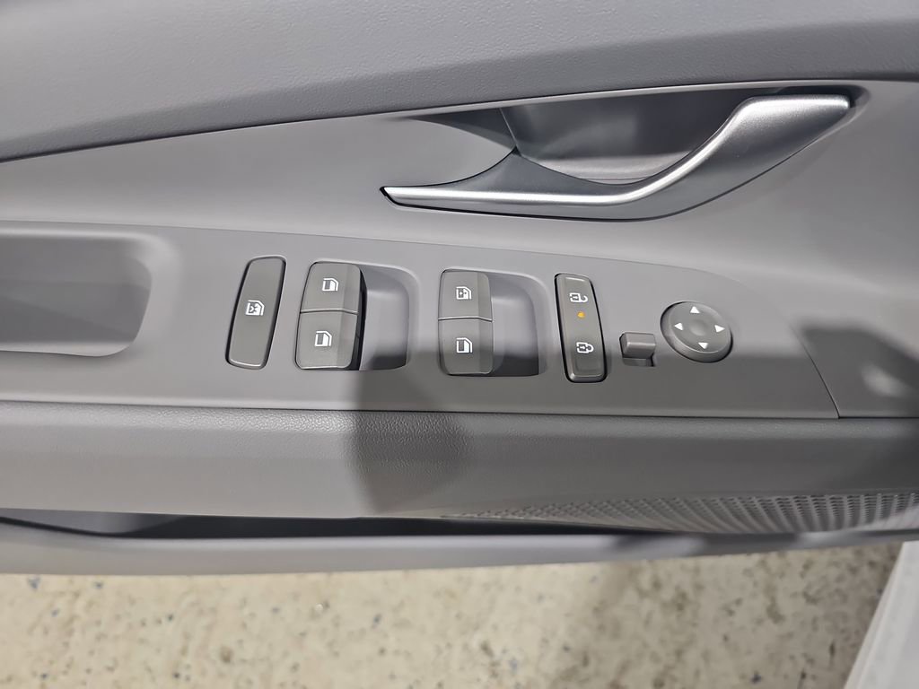 New 2026 Hyundai Elantra Sport image 29