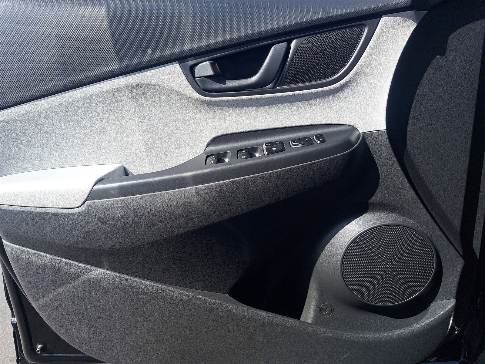 Used 2023 Hyundai Kona SEL w/ Cargo Package image 26