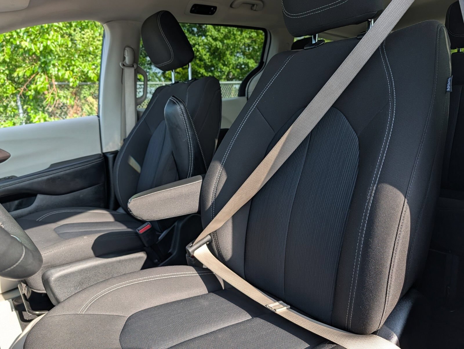 Used 2024 Chrysler Voyager LX FWD image 15