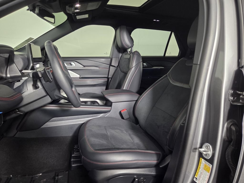 Used 2025 Ford Explorer ST w/ Sun And Sound Package AWD/4WD image 10