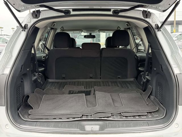 Used 2018 Nissan Pathfinder SV image 8